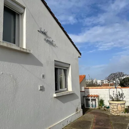 Maison Calme A Un 15min A Pied De La Vakantiehuis *