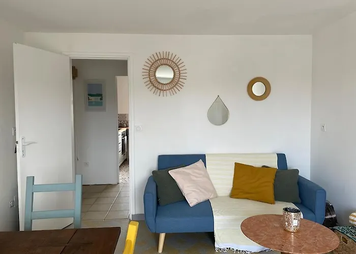 Maison Calme A Un 15min A Pied De La Vakantiehuis