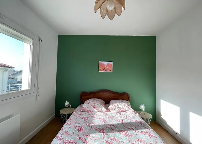 Maison Calme A Un 15min A Pied De La Vakantiehuis