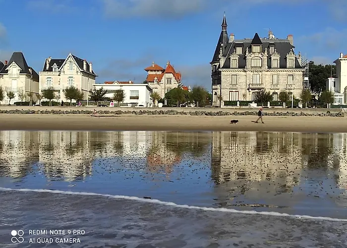 Maison Calme A Un 15min A Pied De La Vakantiehuis *