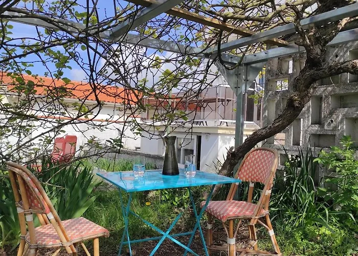 Maison Calme A Un 15min A Pied De La Vakantiehuis Royan